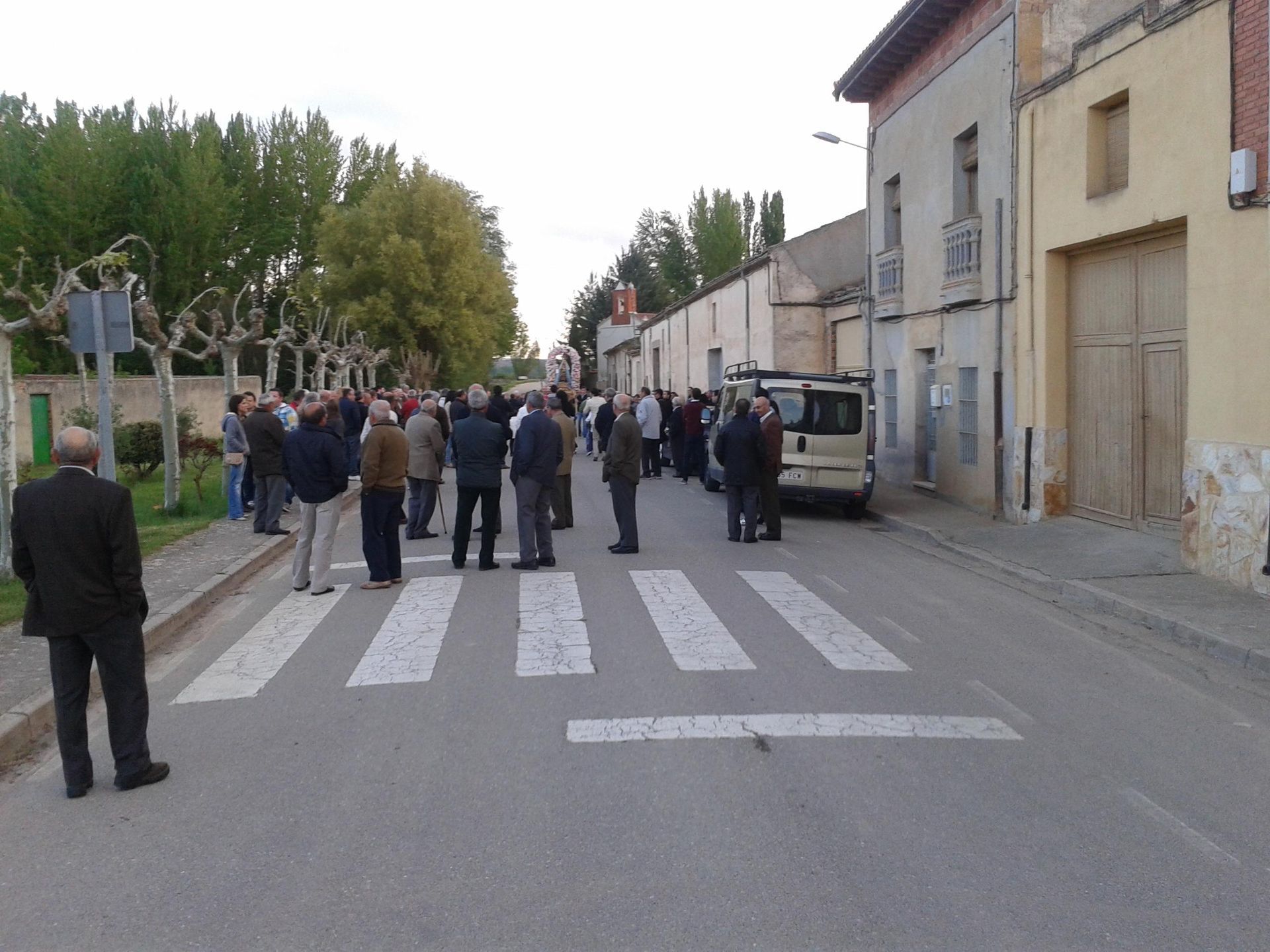 Trasladamos a la Virgen a la Iglesia 22/04/14