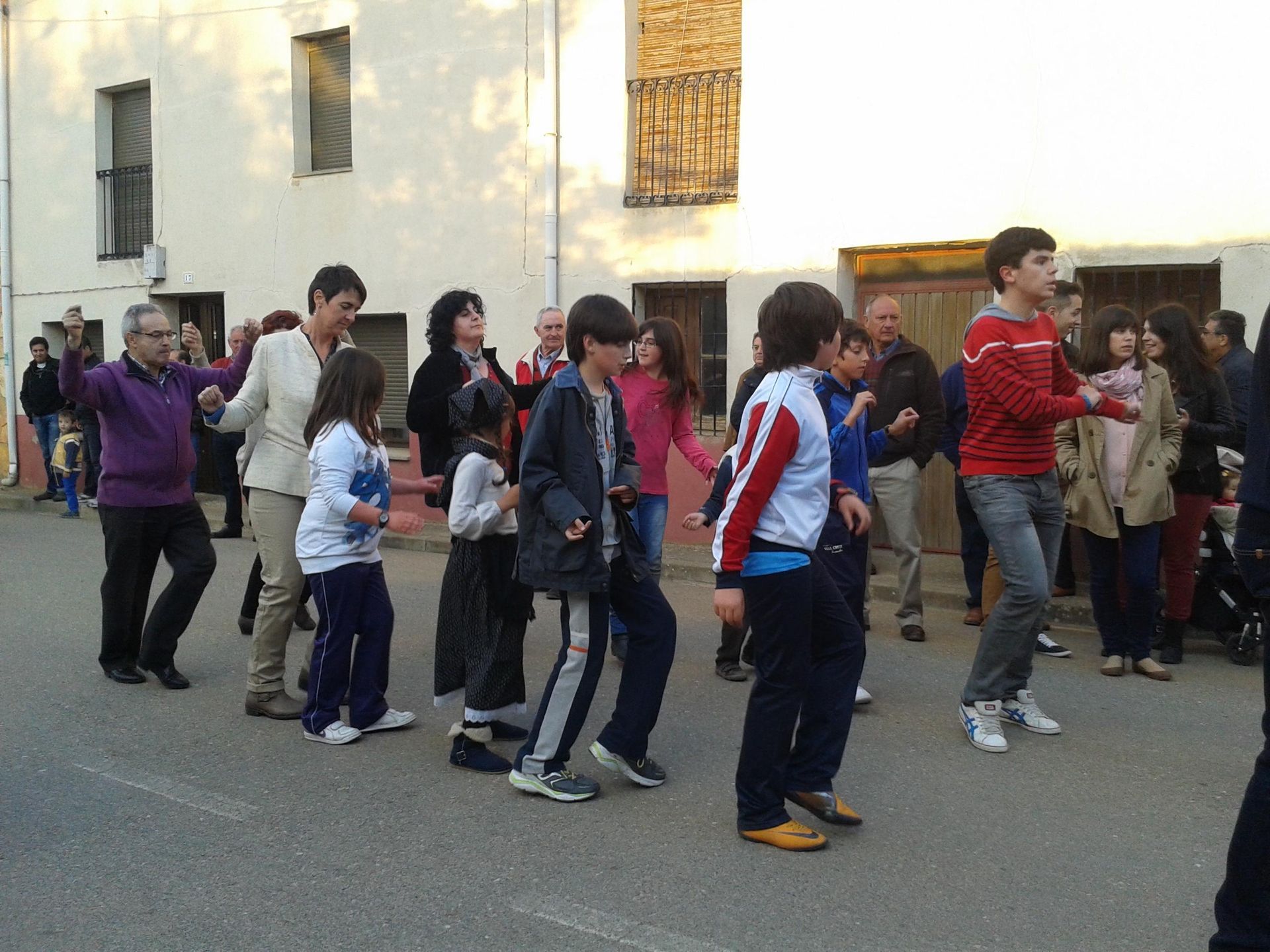 Trasladamos a la Virgen a la Iglesia 22/04/14